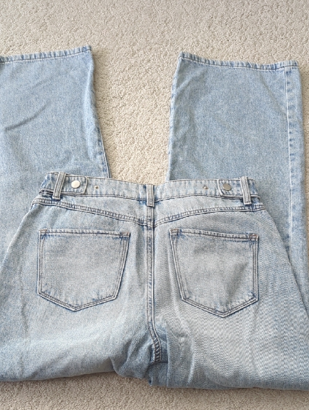 High-Waist Light Wash With Wide Leg And Adjustable Waist Size5/27 - Picture 2 of 3